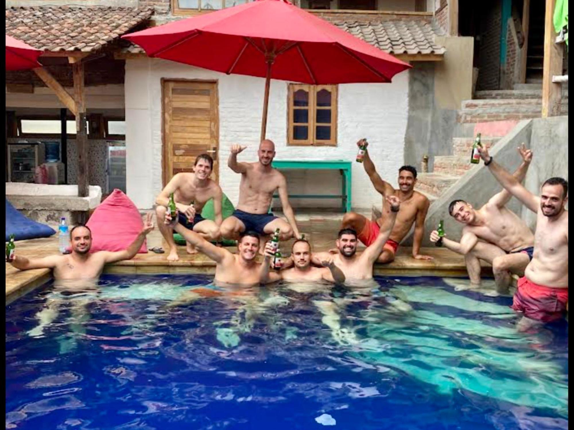 Gili La Boheme Hostel กีลีตราวางัน ภายนอก รูปภาพ