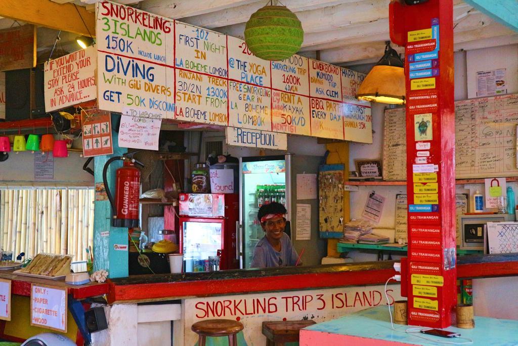 Gili La Boheme Hostel กีลีตราวางัน ภายนอก รูปภาพ