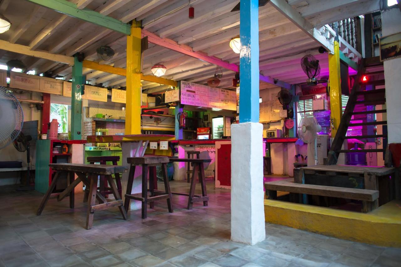 Gili La Boheme Hostel กีลีตราวางัน ภายนอก รูปภาพ