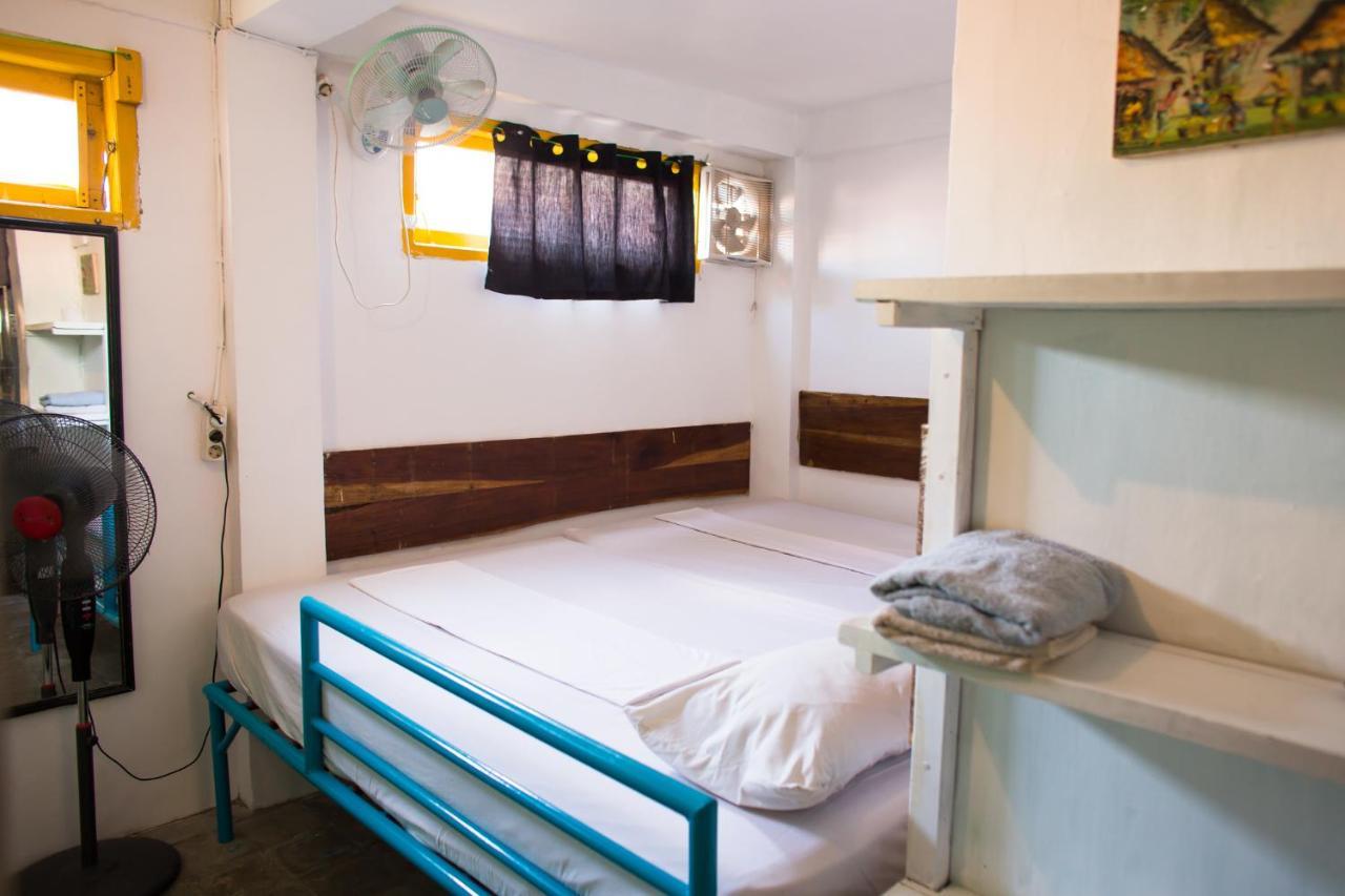 Gili La Boheme Hostel กีลีตราวางัน ภายนอก รูปภาพ